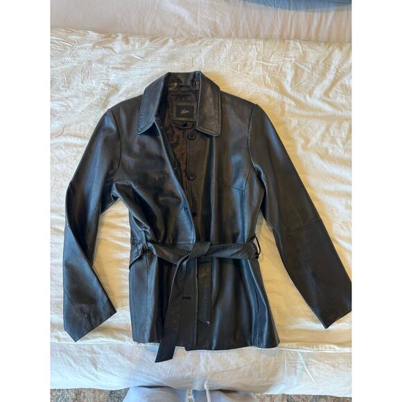 Vintage Women’s Black Genuine Leather Jacket with Buttons and Belt - Picture 3 of 10